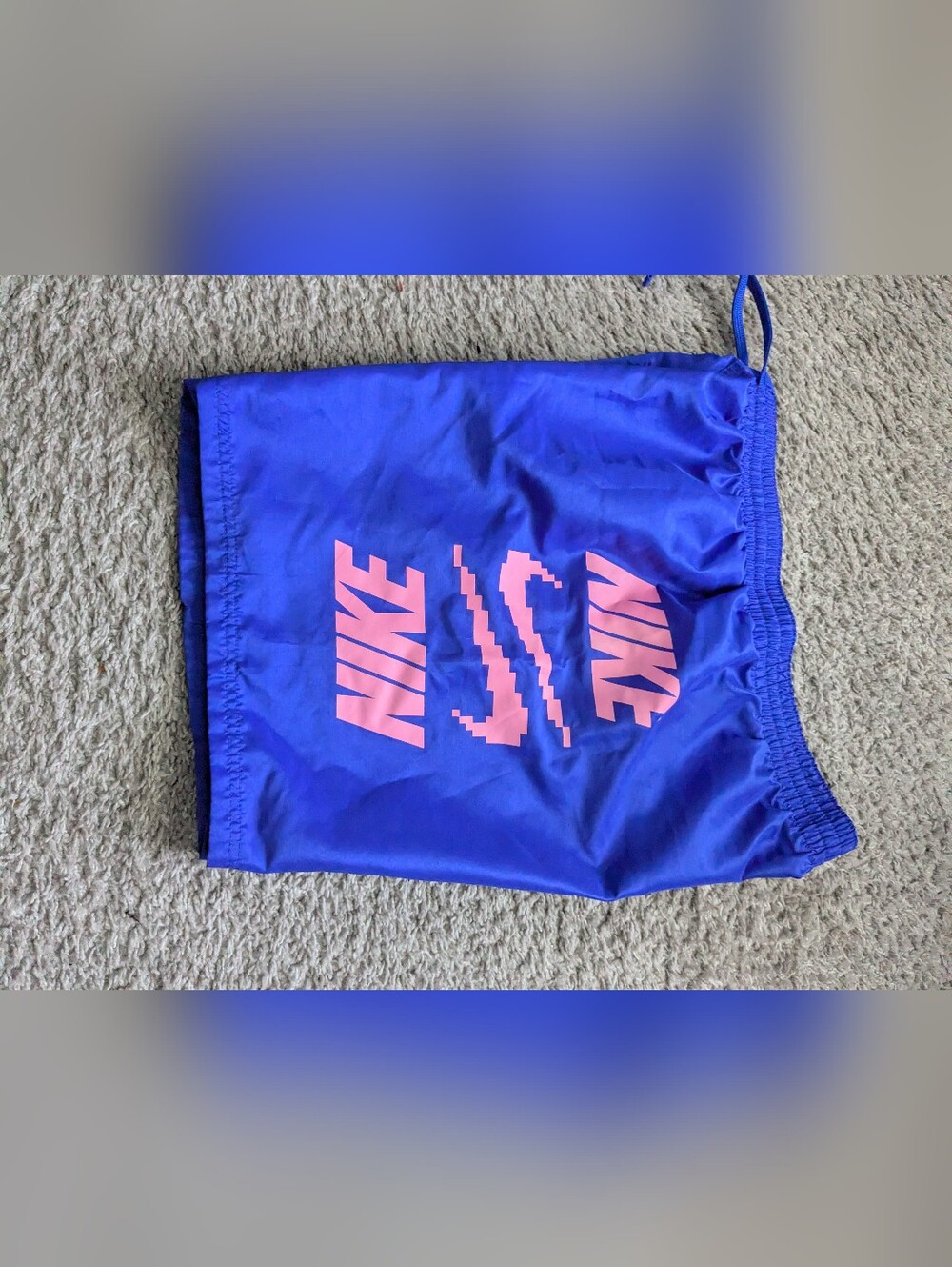 NIKE